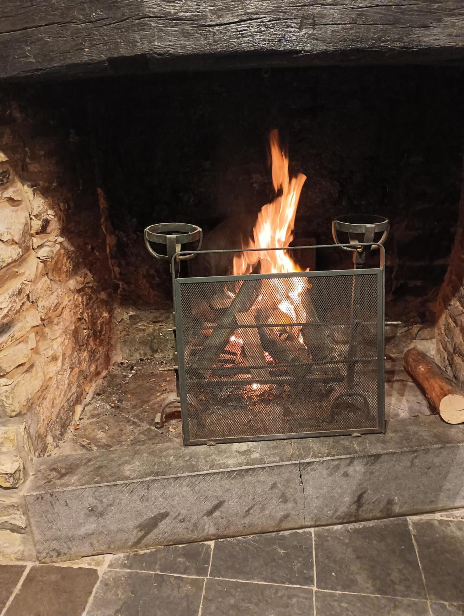 Gite Ardennes Au Coin Du Feu Jacuzzi Sauna Et Nature Jalhay Bagian luar foto